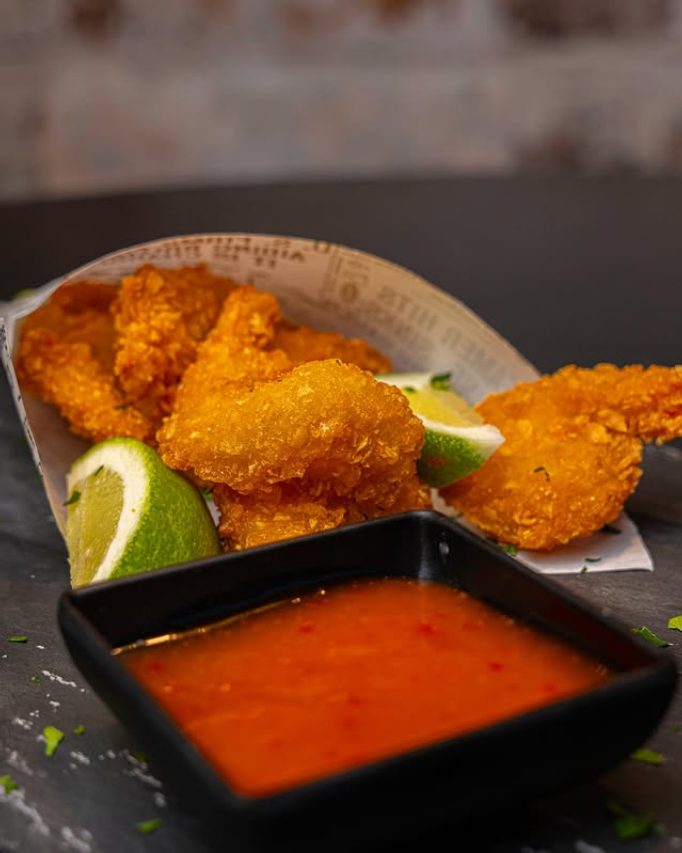 Gamberi fritti croccanti con salsa agrodolce e lime