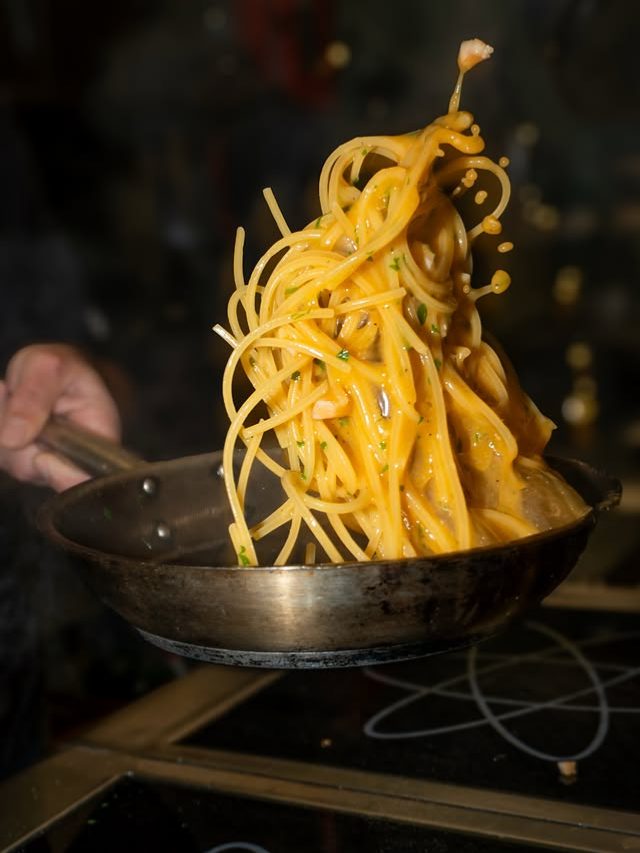 Spaghetti di mare saltati in padella